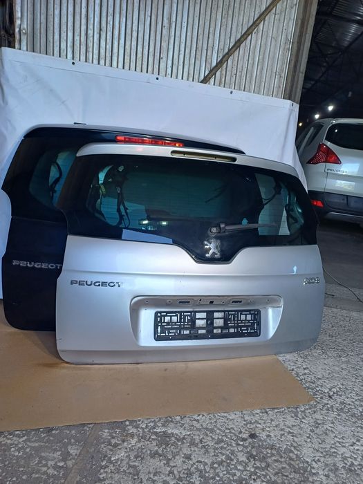 Ляда Задня дверка Пежо 3008 5008 Peugeot  Розборка запчасти шрот