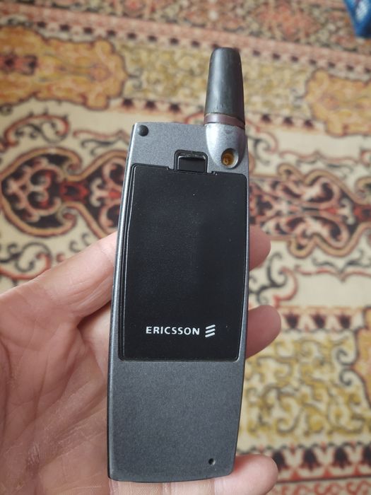 Ericsson r320 баклажан