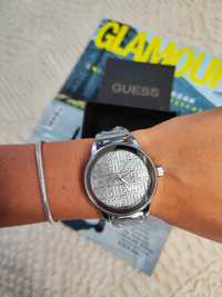 Srebrny zegarek Guess