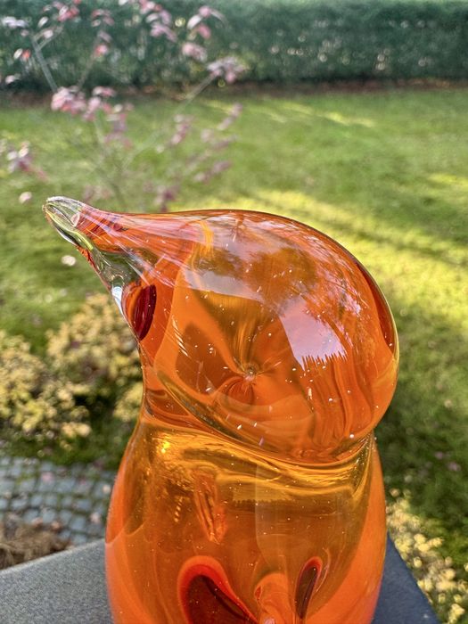 Horbowy pingwin szklana figurka