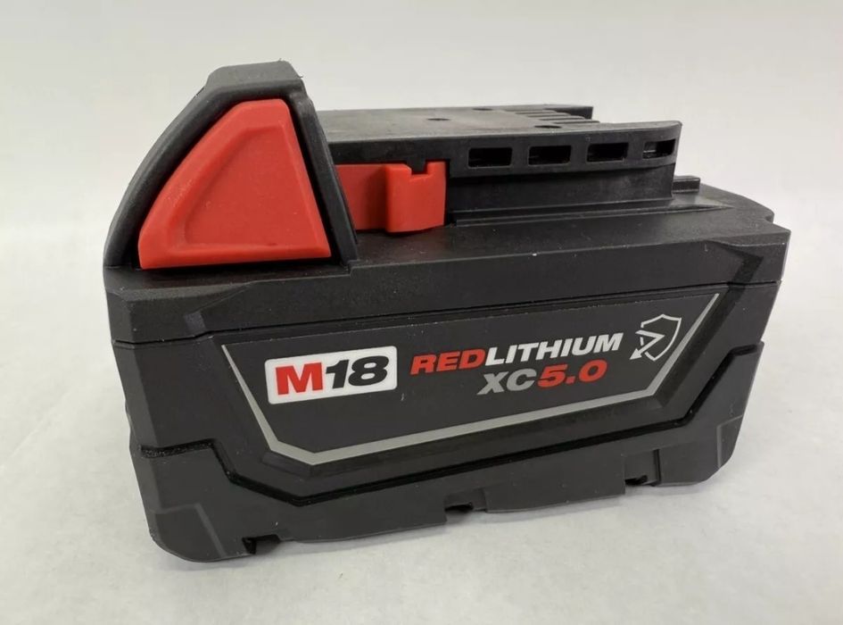 Акумулятор маслостійкий Milwaukee 5Ач M18 B5-CR 5Ah 48-11-1850R із США