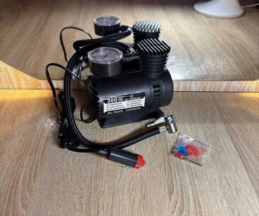 Компресор автомобільний для накачування колес автокомпресор