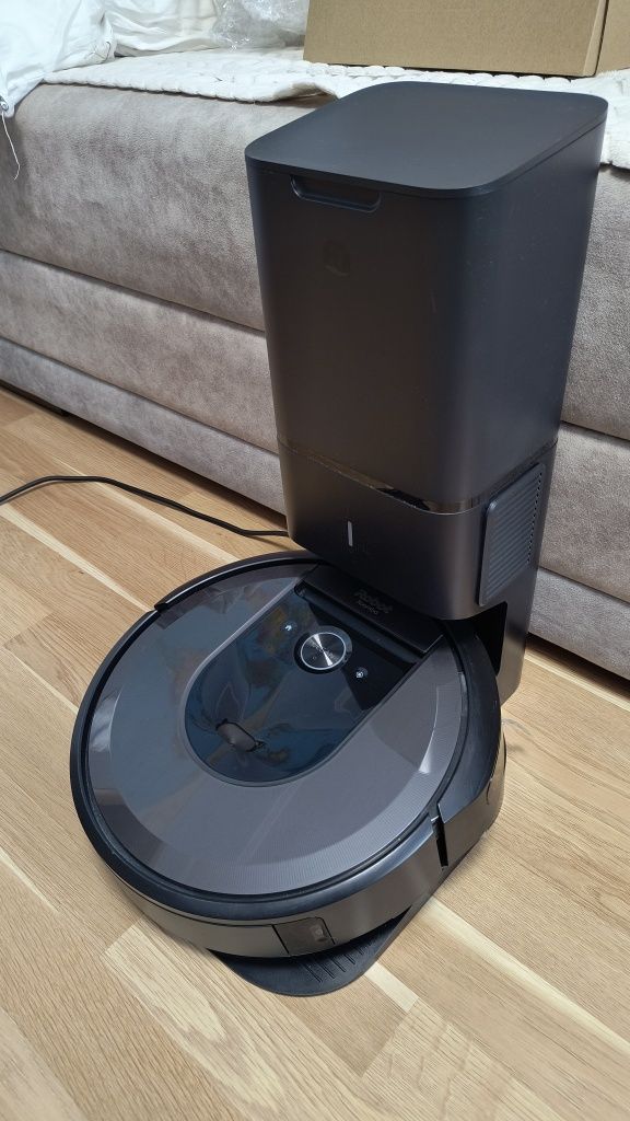 Робот-пилосос миючий iRobot Roomba combo i8 plus