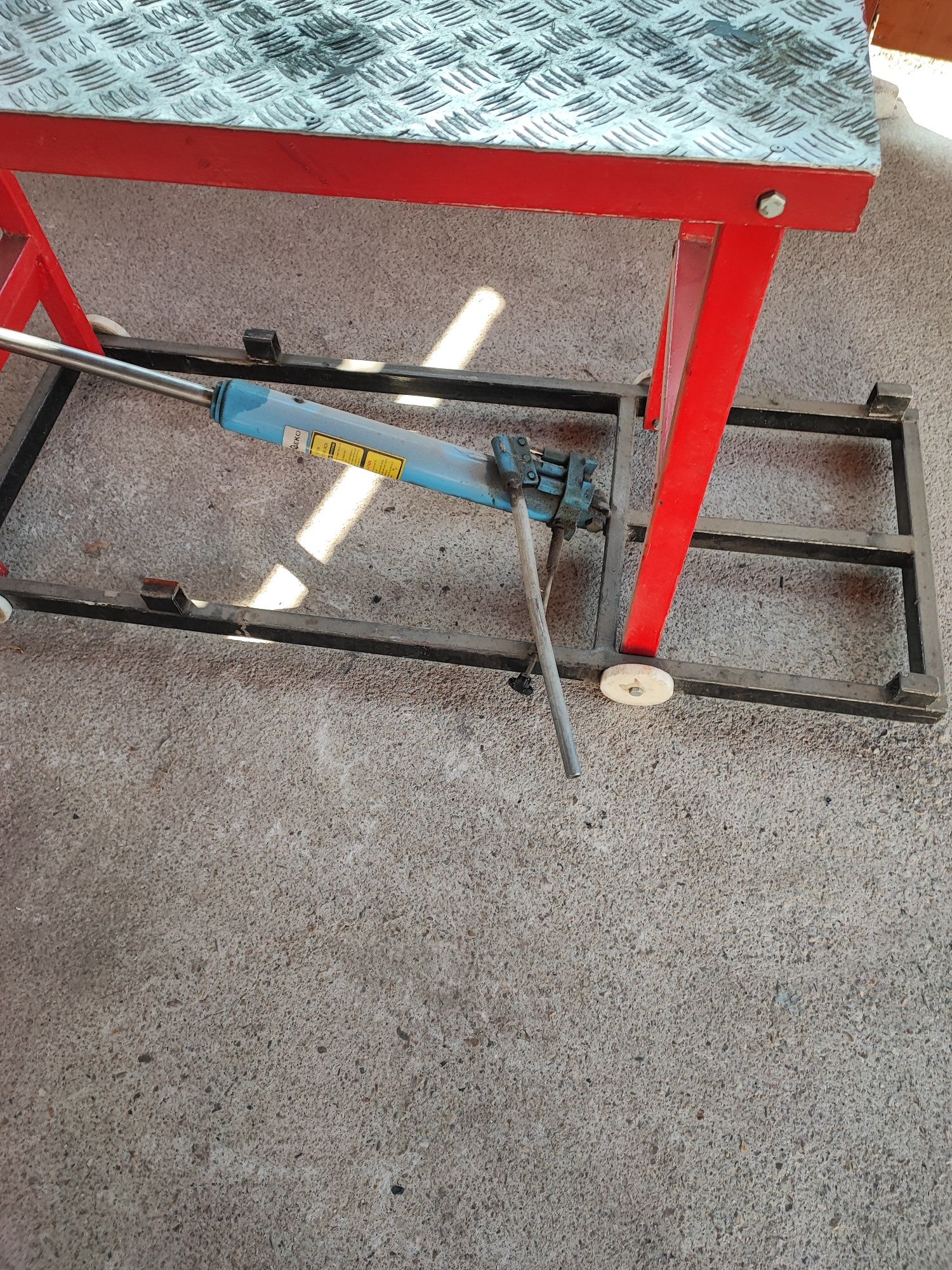 Sprzedam platformę do naprawy skuterów i motocykli