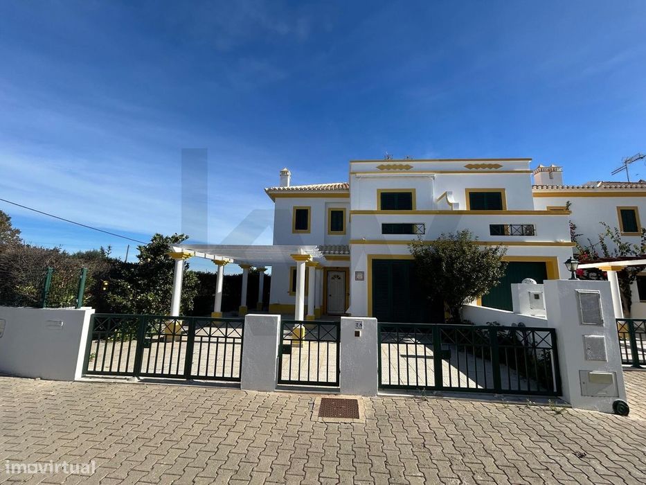 Vende-Se Moradia T3 Em Manta Rota A 800M Da Praia