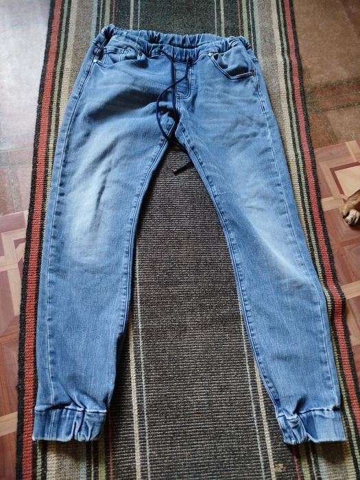 Sprzedam dżinsy młodzieżowe W30