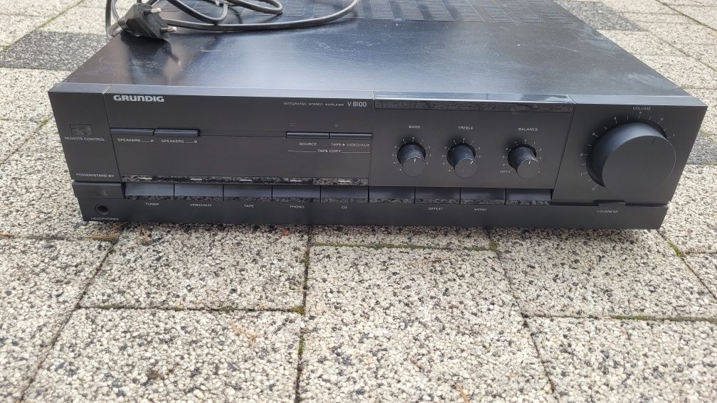 Wzmacniacz Grundig V8100