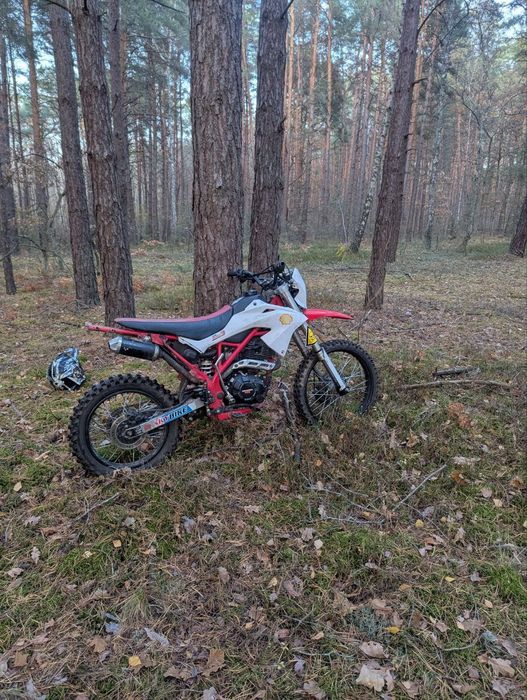 Обміняю на квадроцикл. Кросовий мотоцикл в гарному стані