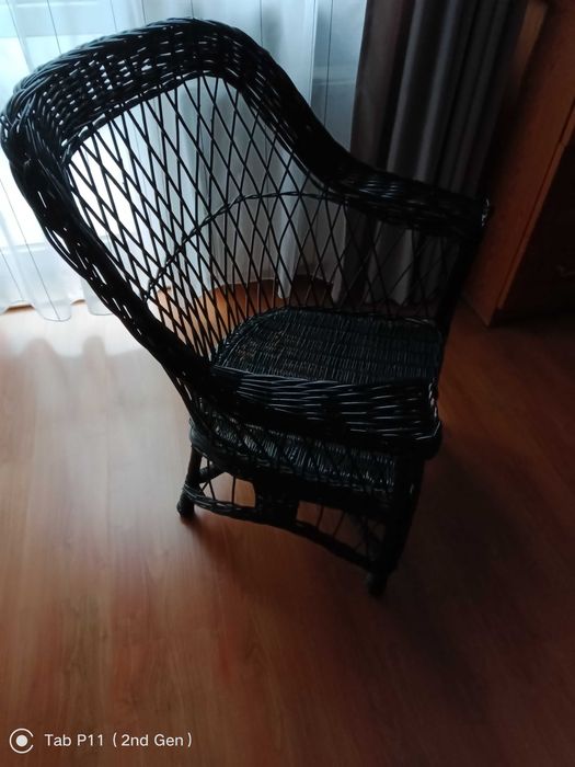 Fotel wiklinowy czarny