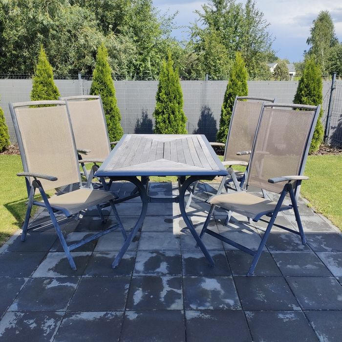 Zestaw mebli ogrodowych aluminiowe stół 4 krzesła i poduszki