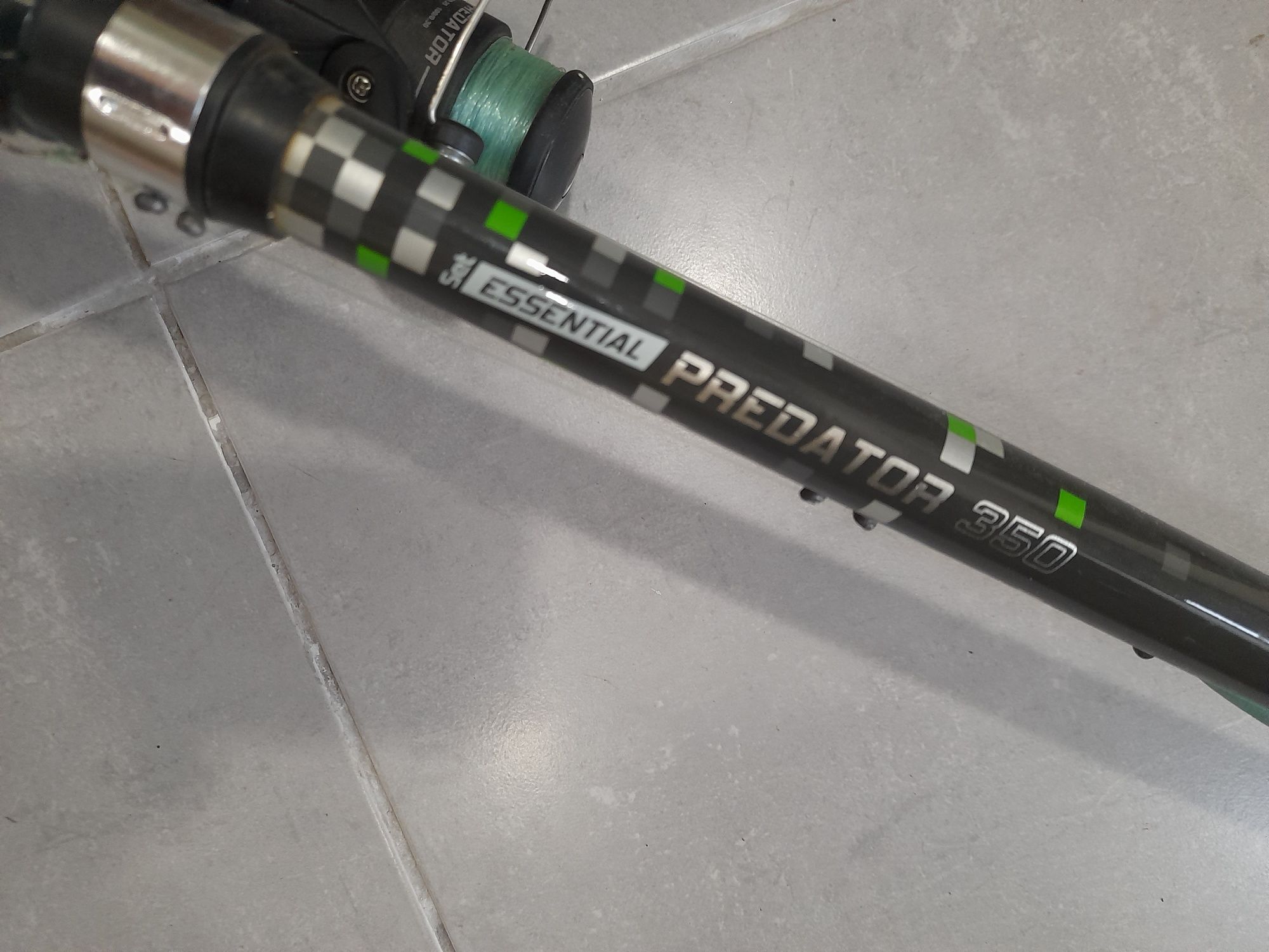 Duas canas de pesca
