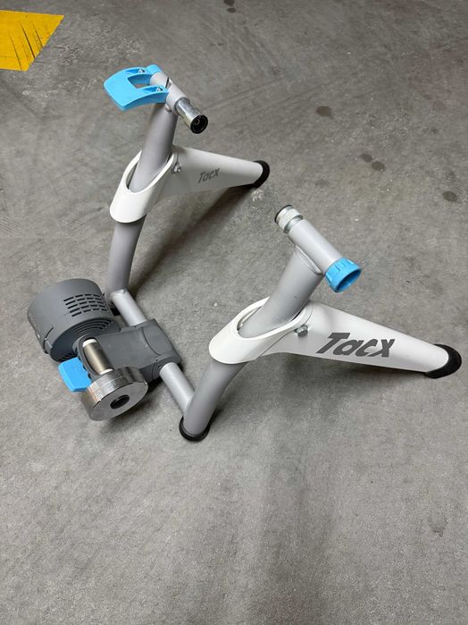 Rolo de Treino Bicicleta TACX Flow Smart T2240