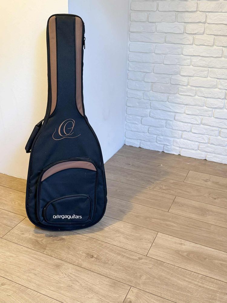 Gitara Ortega Guitars