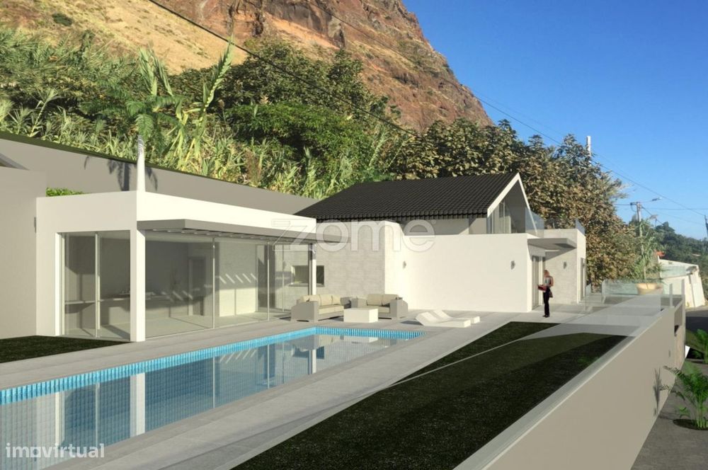 NOVA Moradia T3 de Sonho no Paul do Mar – Vista Mar e Piscina!