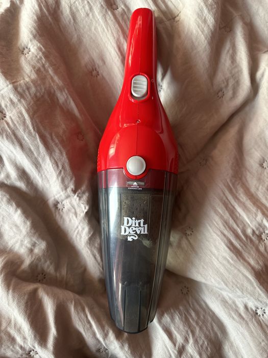 Пылесос для машины  dirt devil беспроводной