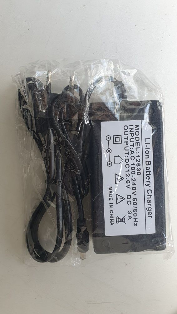 Зарядний пристрій Li-ion 12,6V 3A