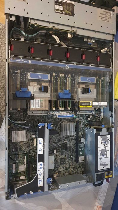 Serwer HP DL 380 p G8 | 3x 300GB SAS + SSD 256GB | 2x XEON E5-2637 V2