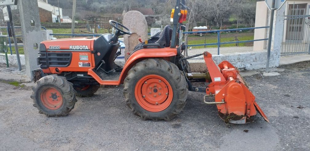 Tractor KUBOTA B2410