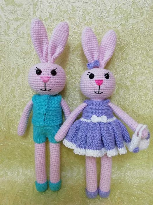 Вязаные Зайки с одёжками. Парочка. Подарок для девочки