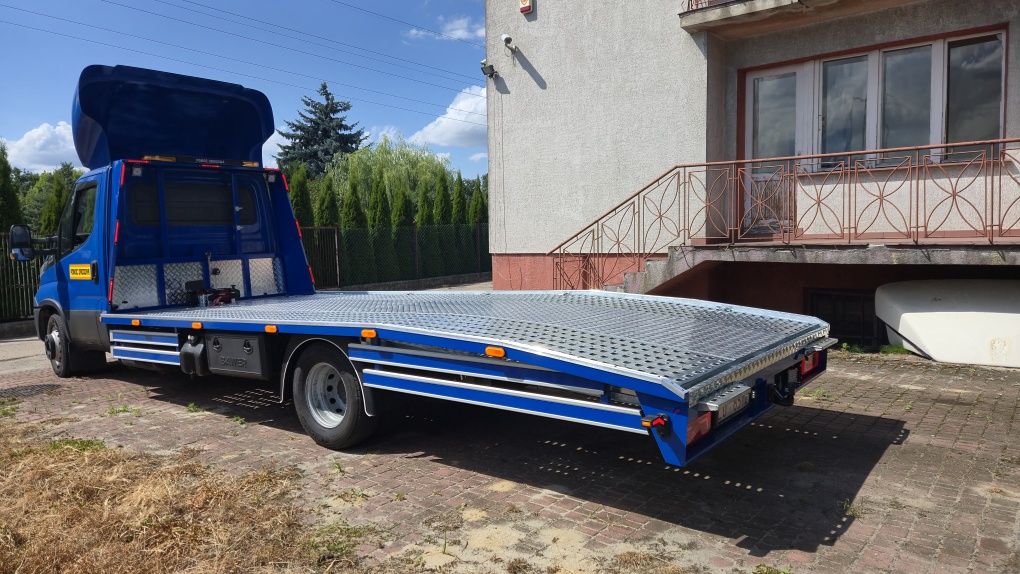 Iveco Daily autolaweta najazd producent najazdów LEO-CAR pomoc drogow