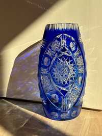 Duży kryształowy wazon niebieski