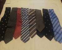 Conjunto de 8 gravatas  com pouco uso.