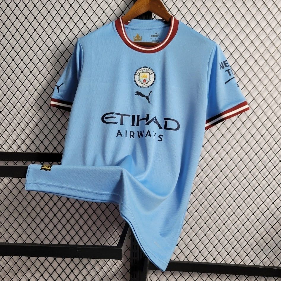 T-shirt principal do Manchester City