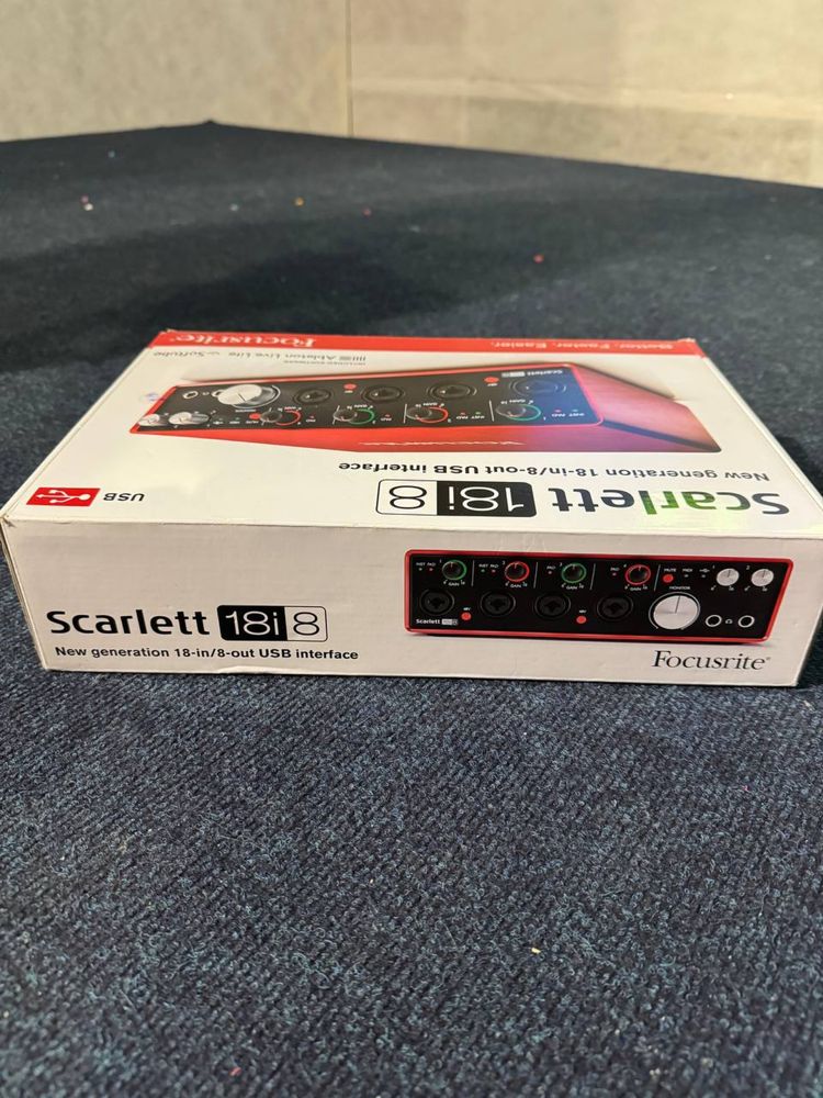 Звукова карта Focusrite Scarlett 18i8 2nd gen