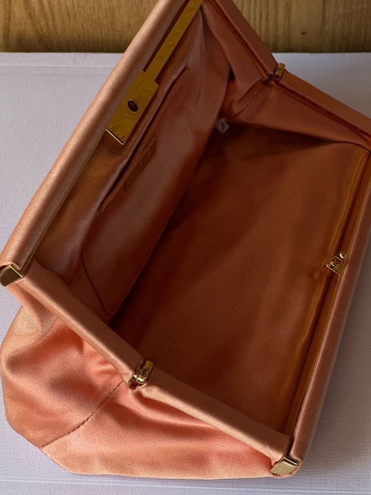 Шовковий клатч PRADA (оригінал).