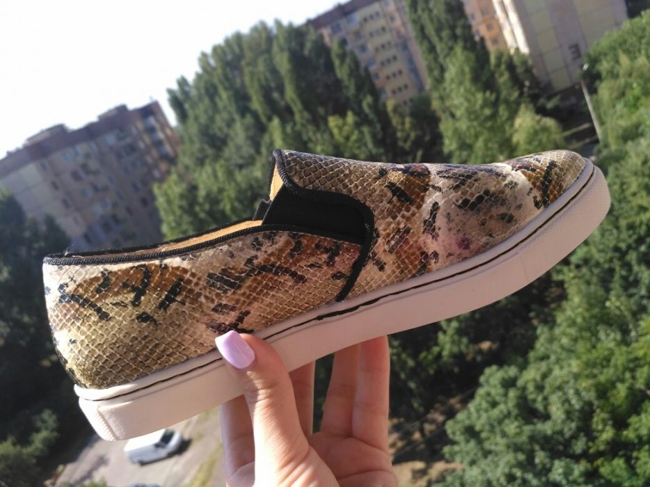 Крутые кожаные слипоны