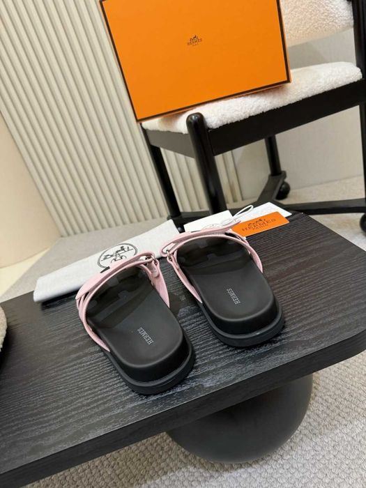 Lekkie i modne sandały HERMES Chyre na lato buty