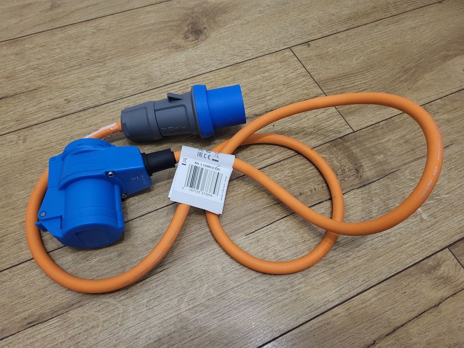 Przedłużacz CCE do kempingu, kątowy 1.5m, ochronny 230V, 16A