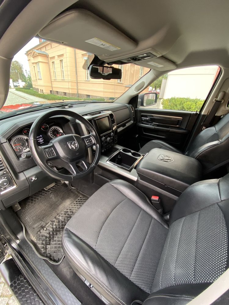 Dodge Ram 5.7hemi 2016 r 120 przebieg