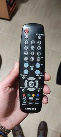 Comando TV Samsung 

Envio via CTT portes pagos antecipadamente