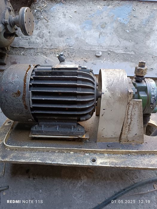 Масляные насосы с электродвигателями