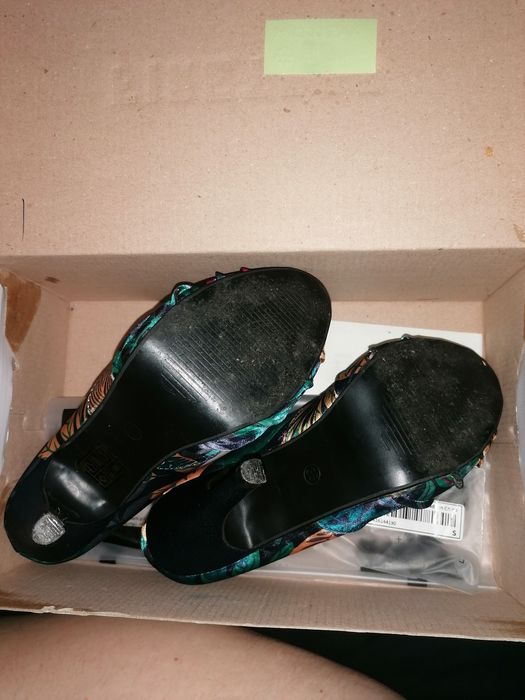 Sapatos estampados n35