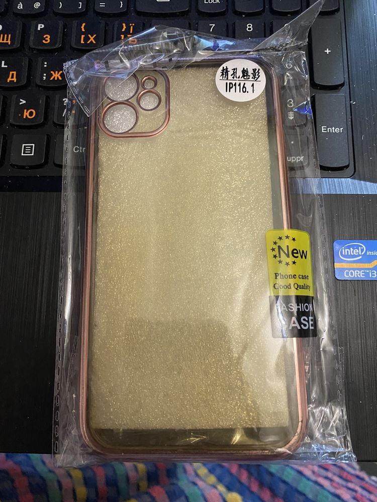 Продам  два чехла  Iphone 11