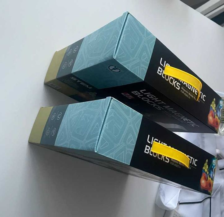 Klocki magnetyczne – 2 zestawy, każdy po 75 elementów