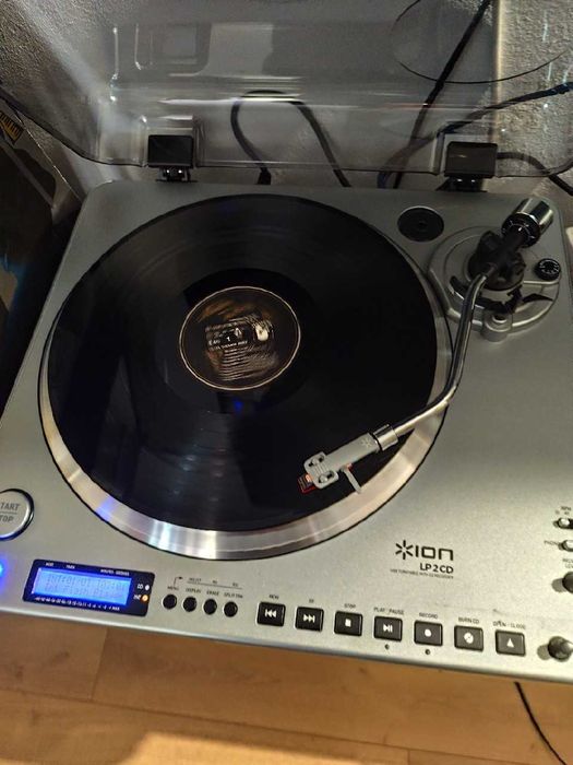 Gramofon i CD combo ION 2LPCD