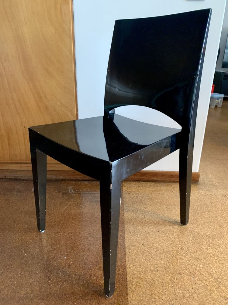 Cadeiras madeira lacadas preto