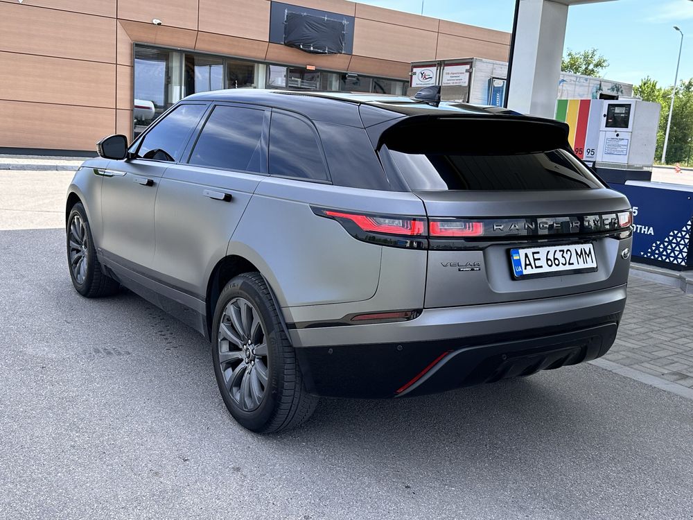 В продаже Land Rover Range Rover Velar