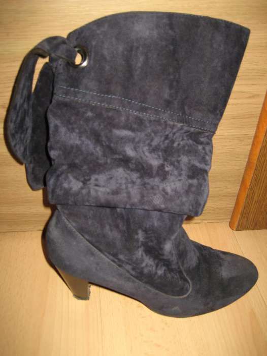 ciekawe granatowe kozaki zamszowe 39