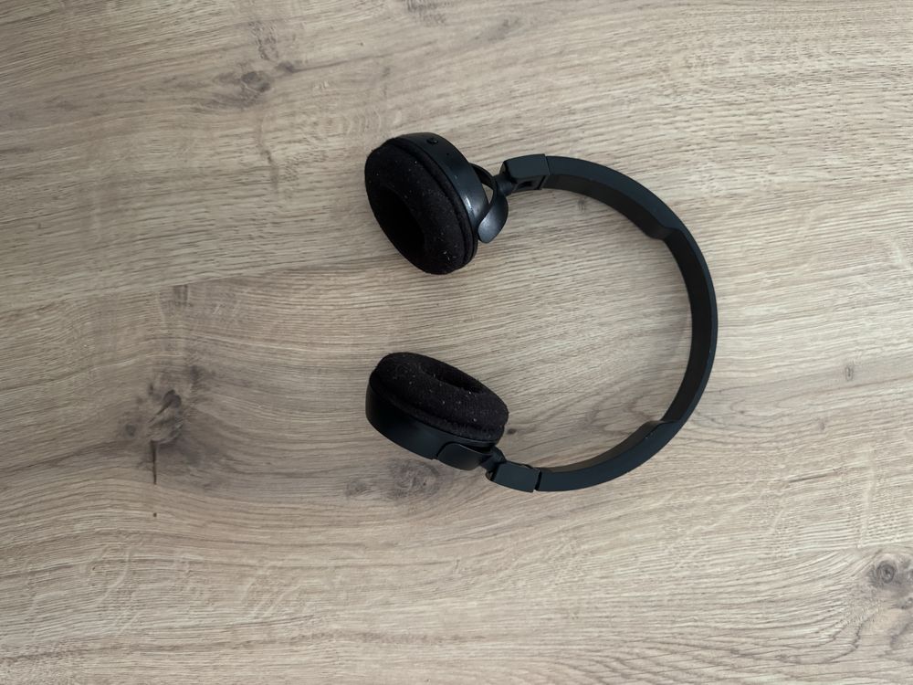 Phones Jbl Funcionam lindamente só os estou a vender pq nao uso