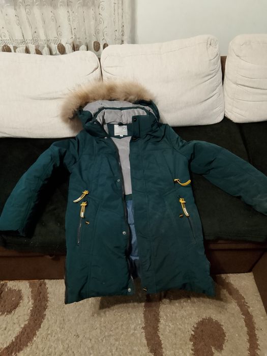 Продам зимову курточку на хлопчика 152 см
