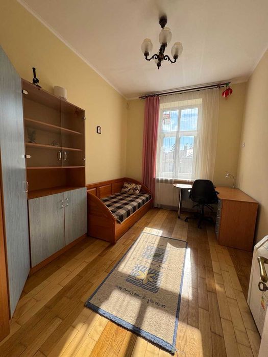 Оренда просторої квартири на вул. Карпатська (Й.Сліпого)