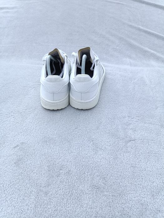 Женские кроссовки Adidas р37.5-38