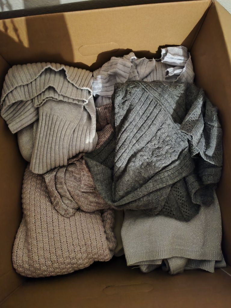 Paka paczka ubrań do lumpeksu bluzki sweterki 10 kg Reserved Sinsay