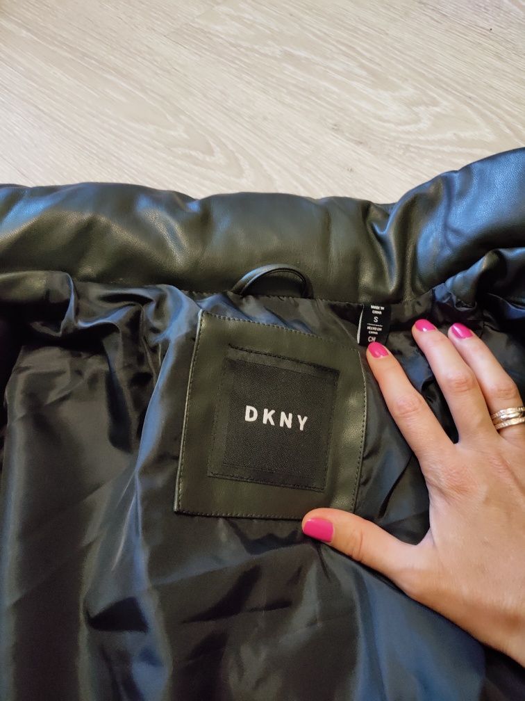 Пуховик стеганый бархатный экокожа DKNY оригинал