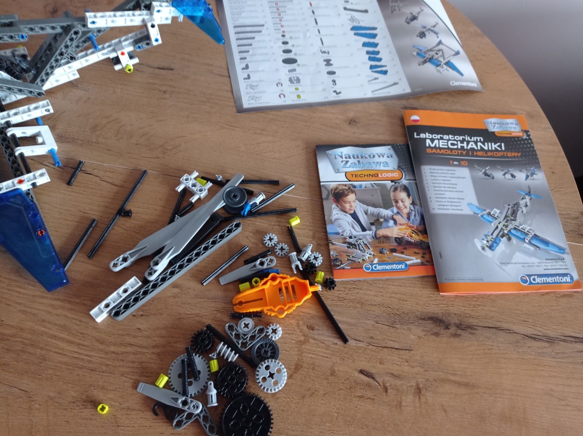 Laboratorium mechaniki samoloty i helikoptery / klocki LEGO