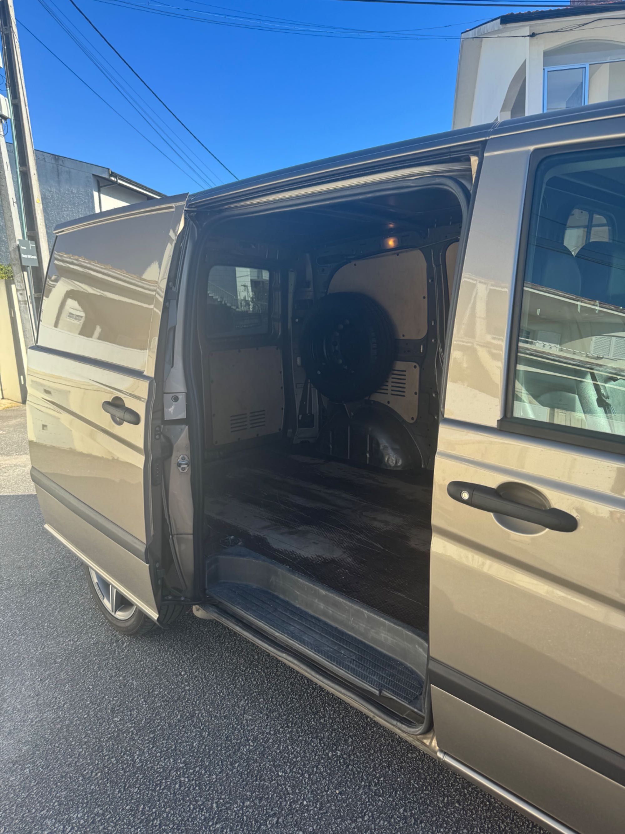 Carrinha Mercedes-Vito Excelente